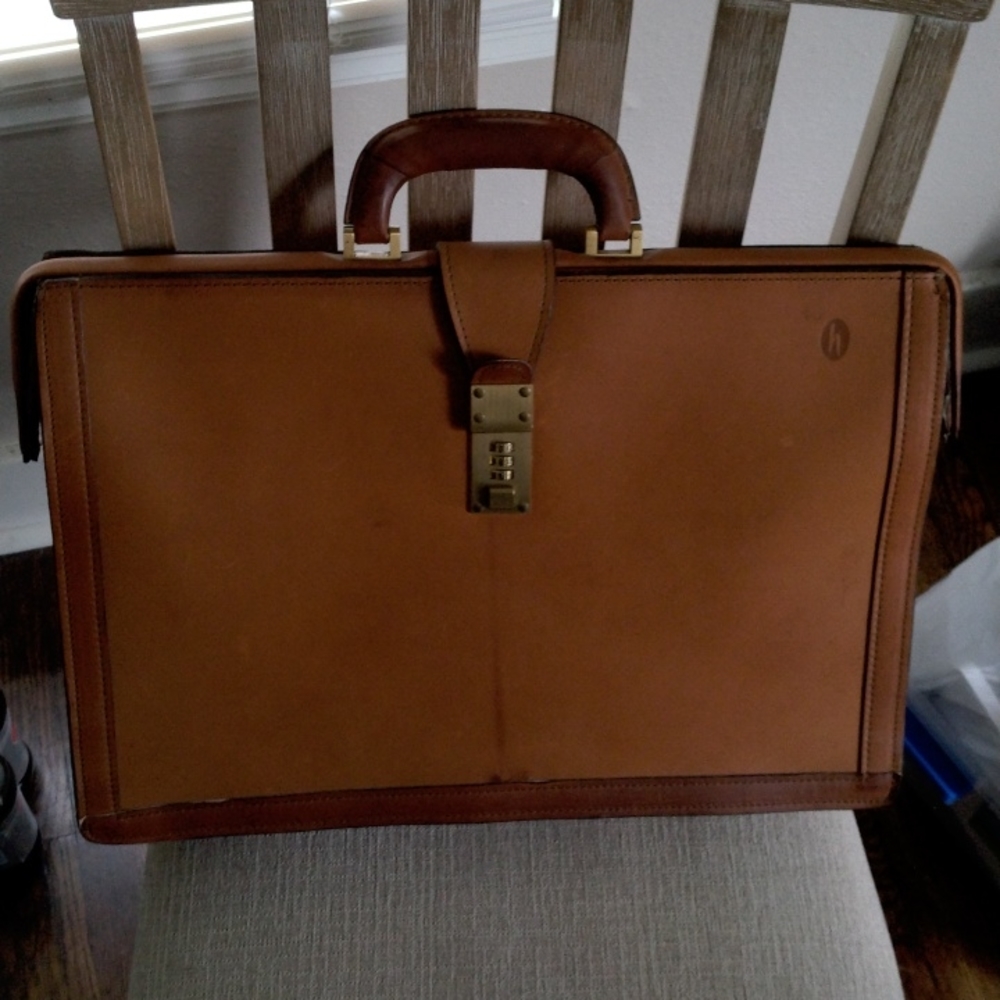 Hartmann breifcase
